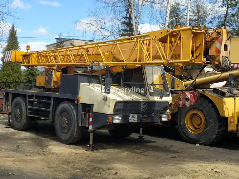 Krupp KMK 2025 mobile crane