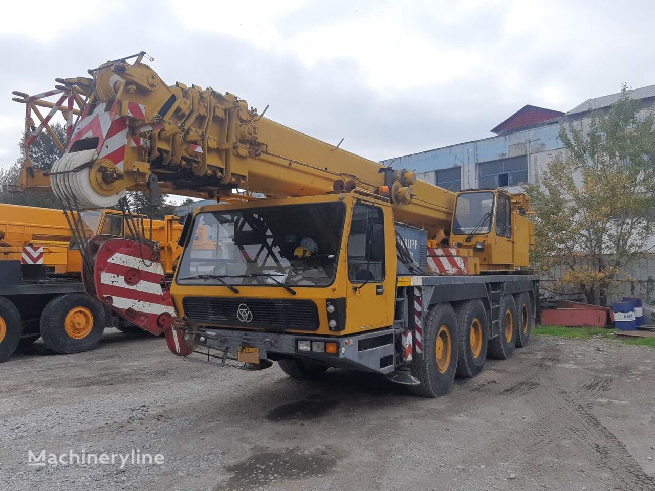 Krupp KMK 4080 mobile crane