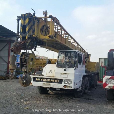 Tadano TL300E mobile crane