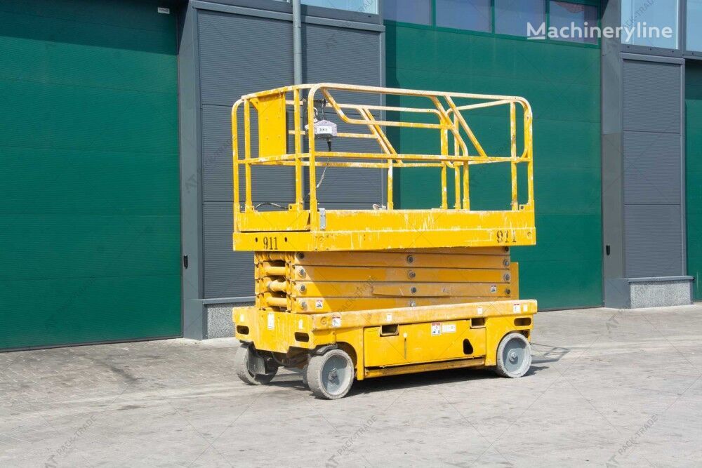 Haulotte Compact 12 scissor lift