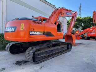 Doosan DH225LC Crawler Excavator  tracked excavator
