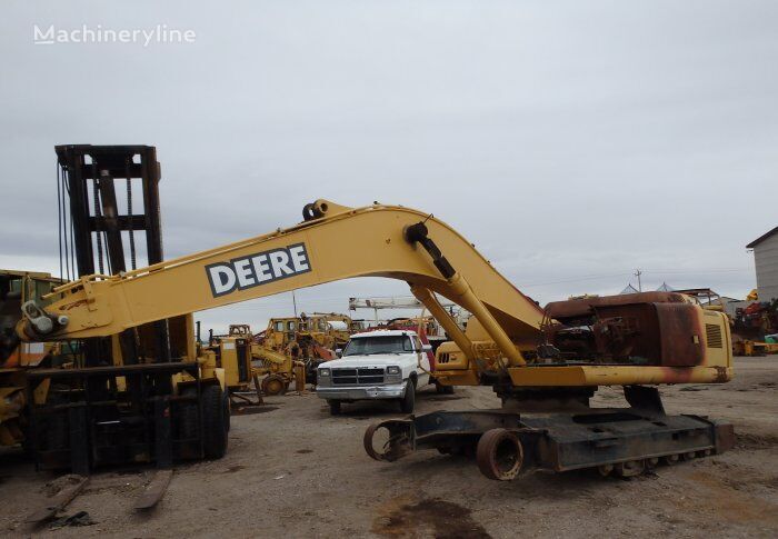 John Deere 200C tracked excavator