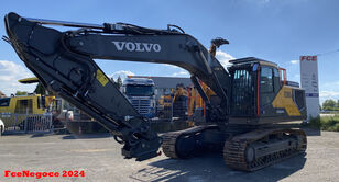 damaged Volvo EC300ENL  1Er Main avec Certificat CE  tracked excavator