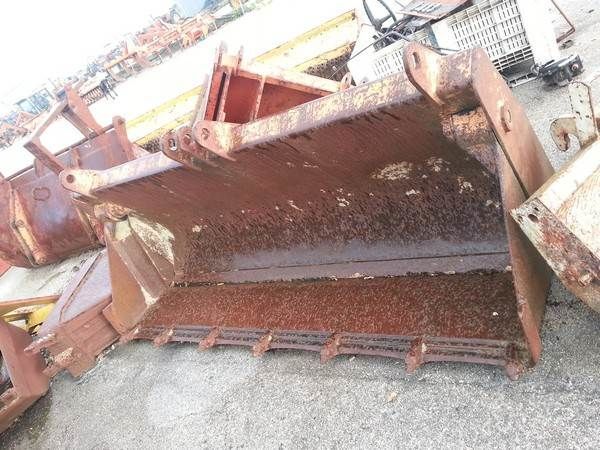 Case front loader bucket