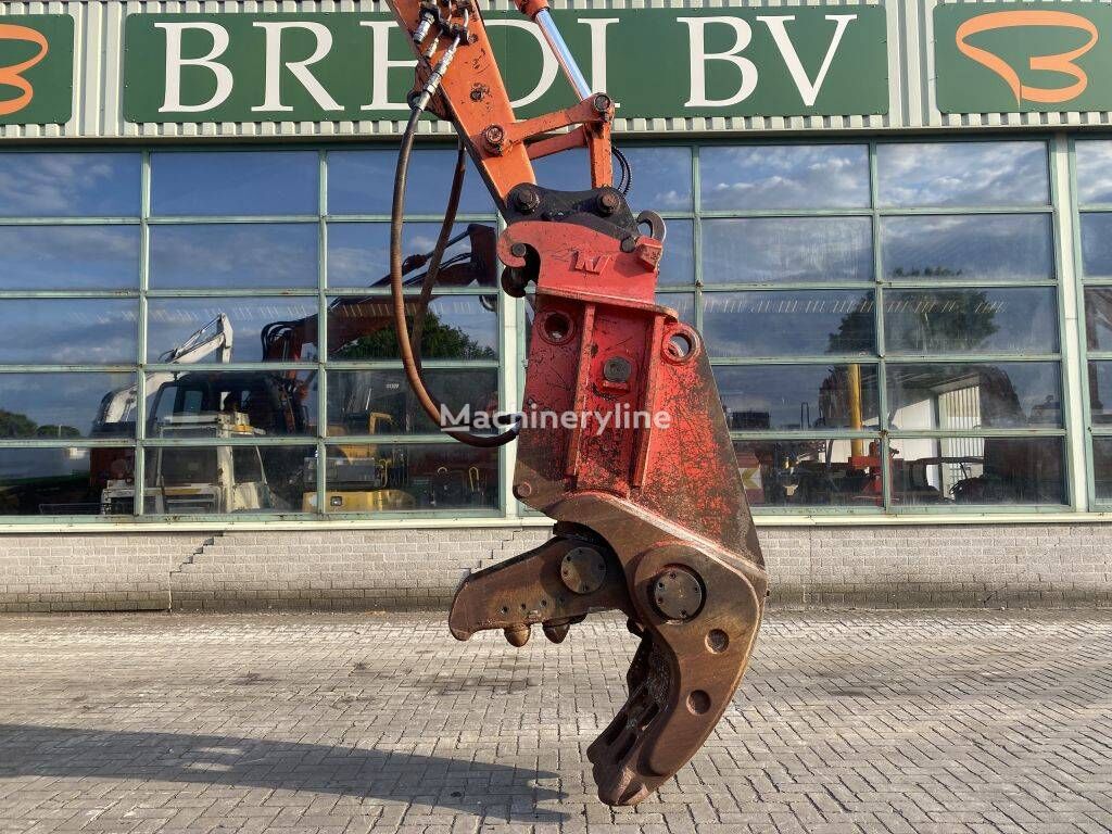 Crusher CW 30 hydraulic shears