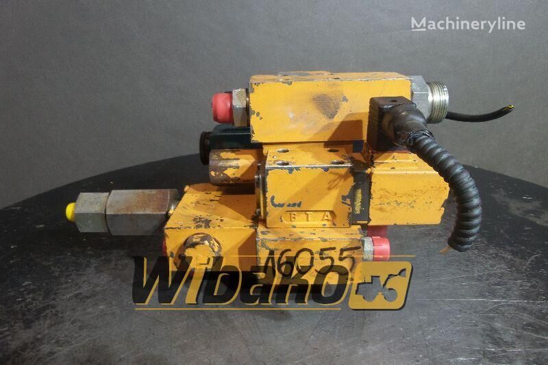 Case 688B E-3 hydraulic distributor for Case 688B tracked excavator