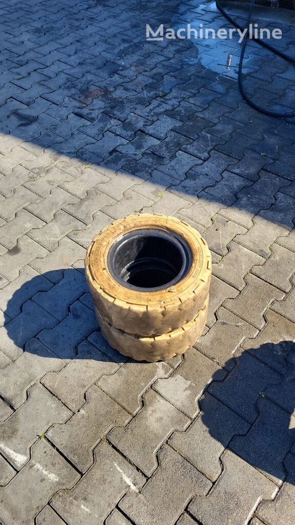 Caterpillar 150/75-8 (16×6-8) excavator tire